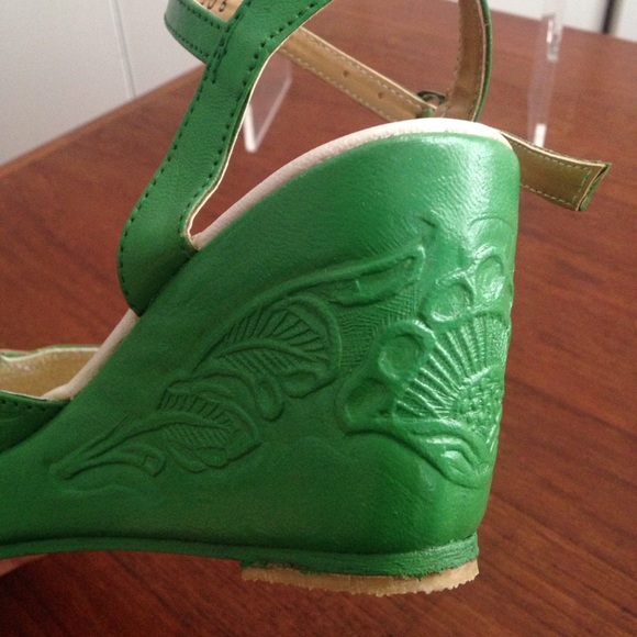 COPY - Brand new hand made leather wedges. - Picture 4 of 4